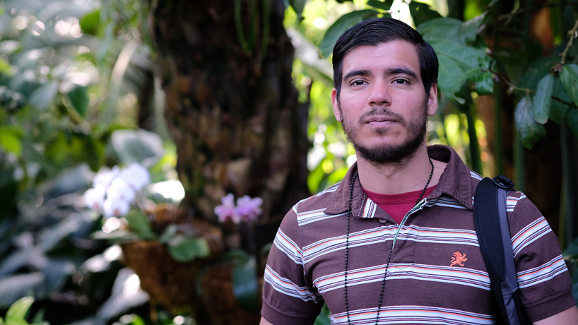 Doctoral student researching bat-pollinated tropical plants and sharing love of biology
